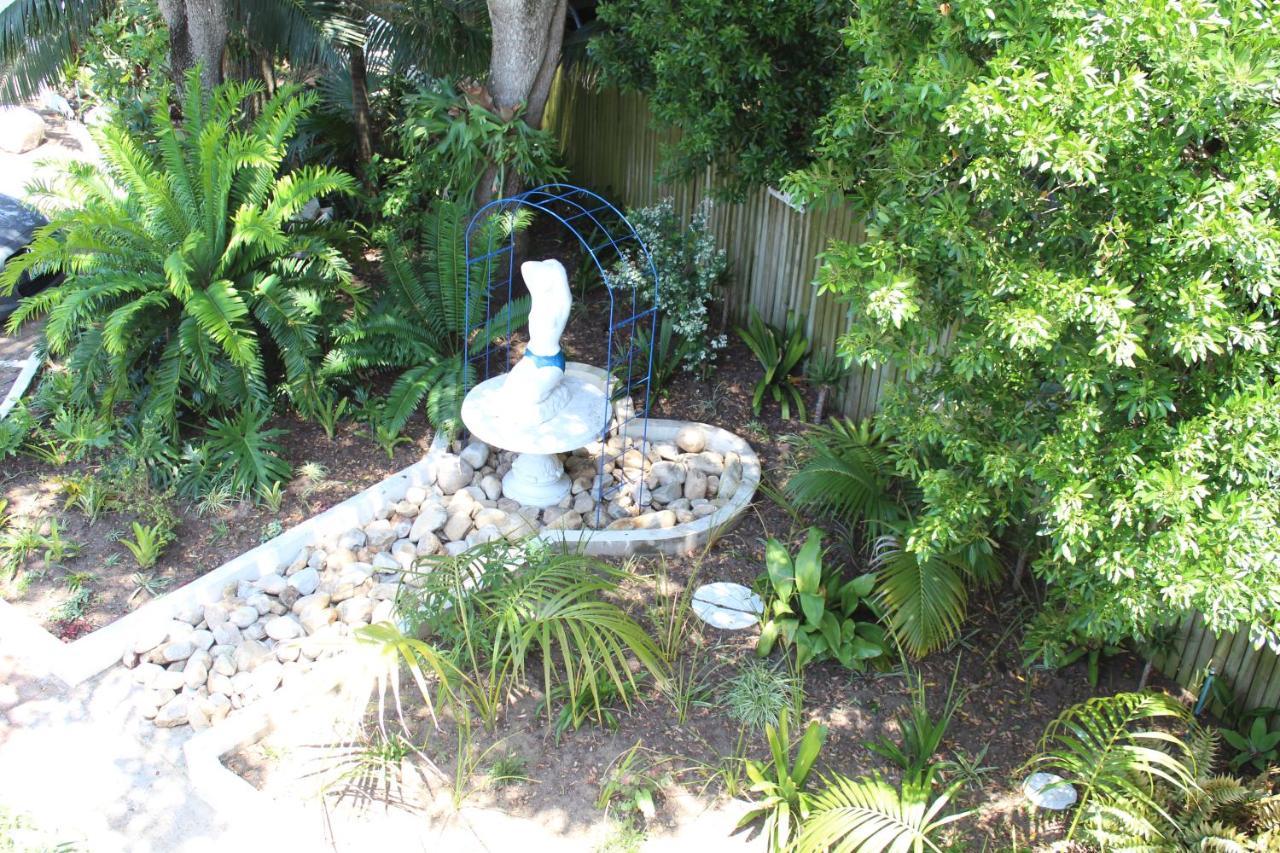 Blue's Guest House - East London Bonza Bay Esterno foto