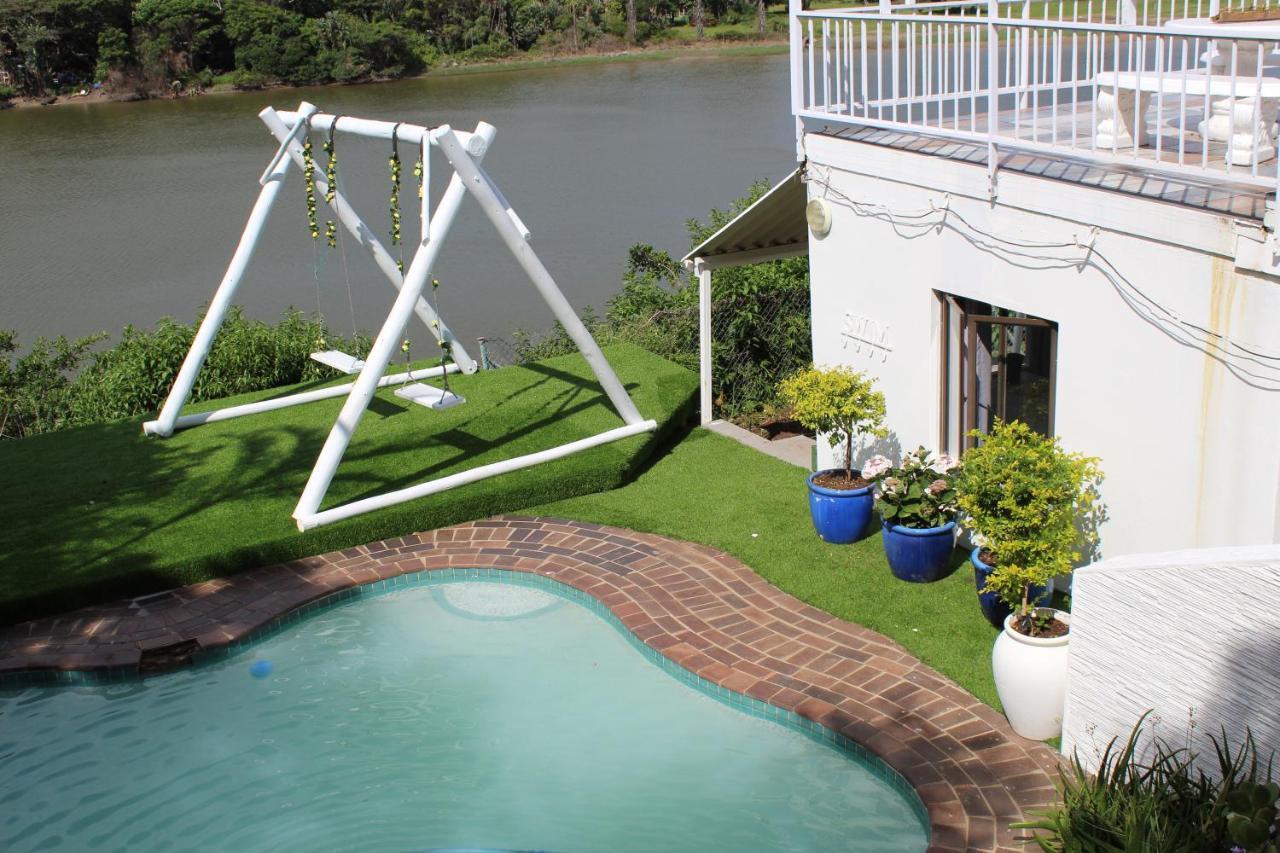 Blue's Guest House - East London Bonza Bay Esterno foto