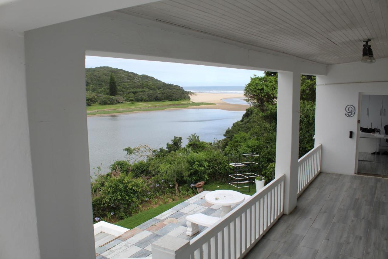 Blue's Guest House - East London Bonza Bay Esterno foto