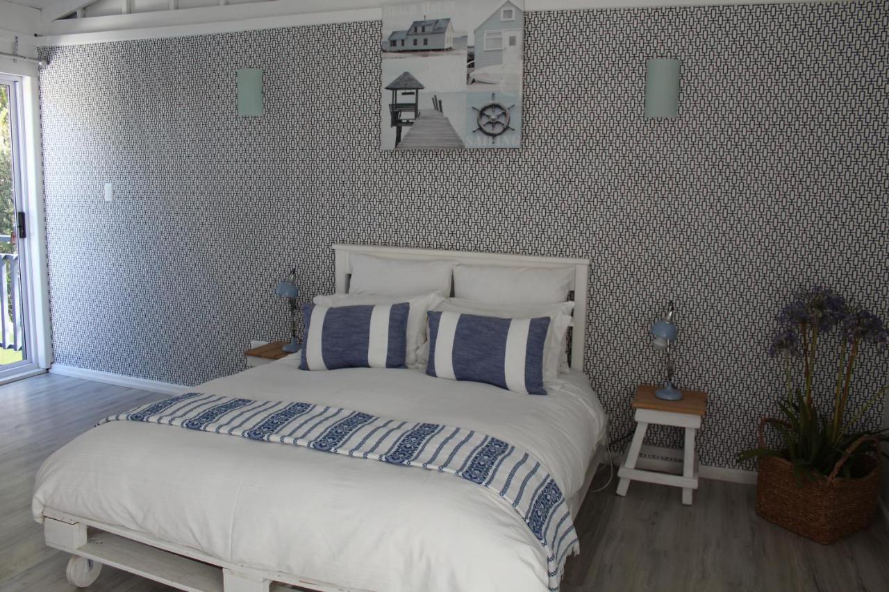 Blue's Guest House - East London Bonza Bay Esterno foto