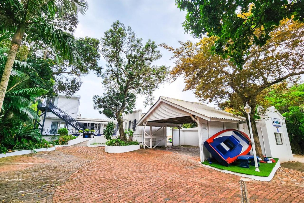 Blue's Guest House - East London Bonza Bay Esterno foto
