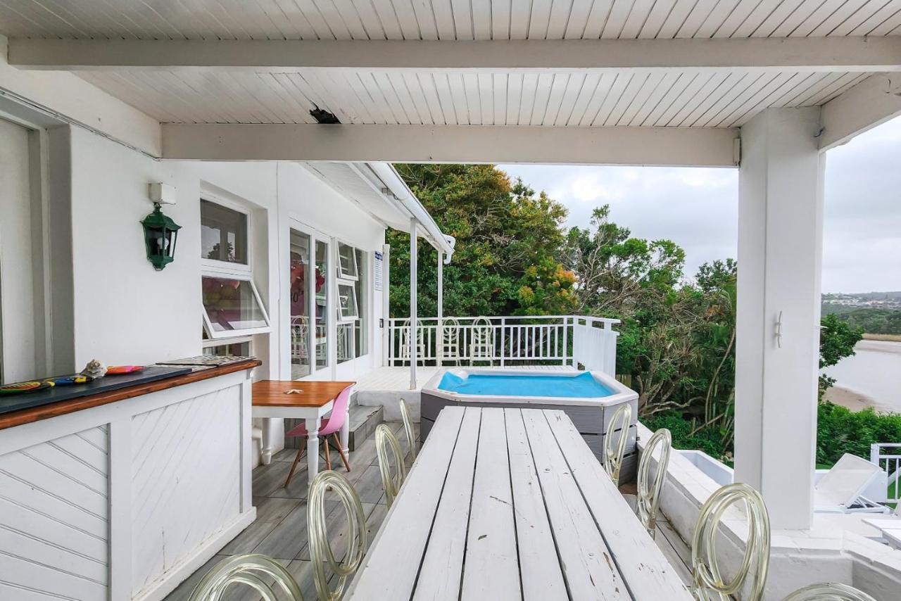 Blue's Guest House - East London Bonza Bay Esterno foto