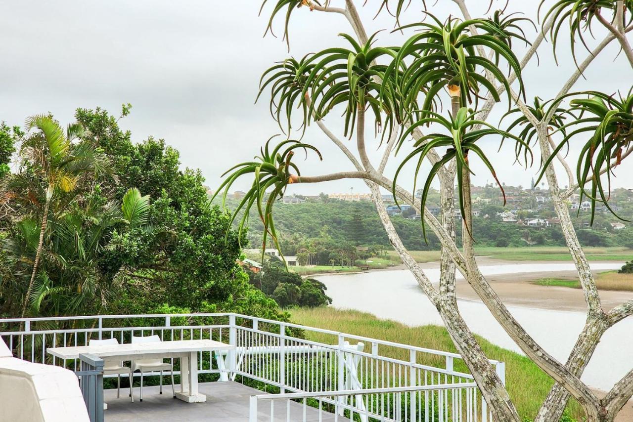 Blue's Guest House - East London Bonza Bay Esterno foto