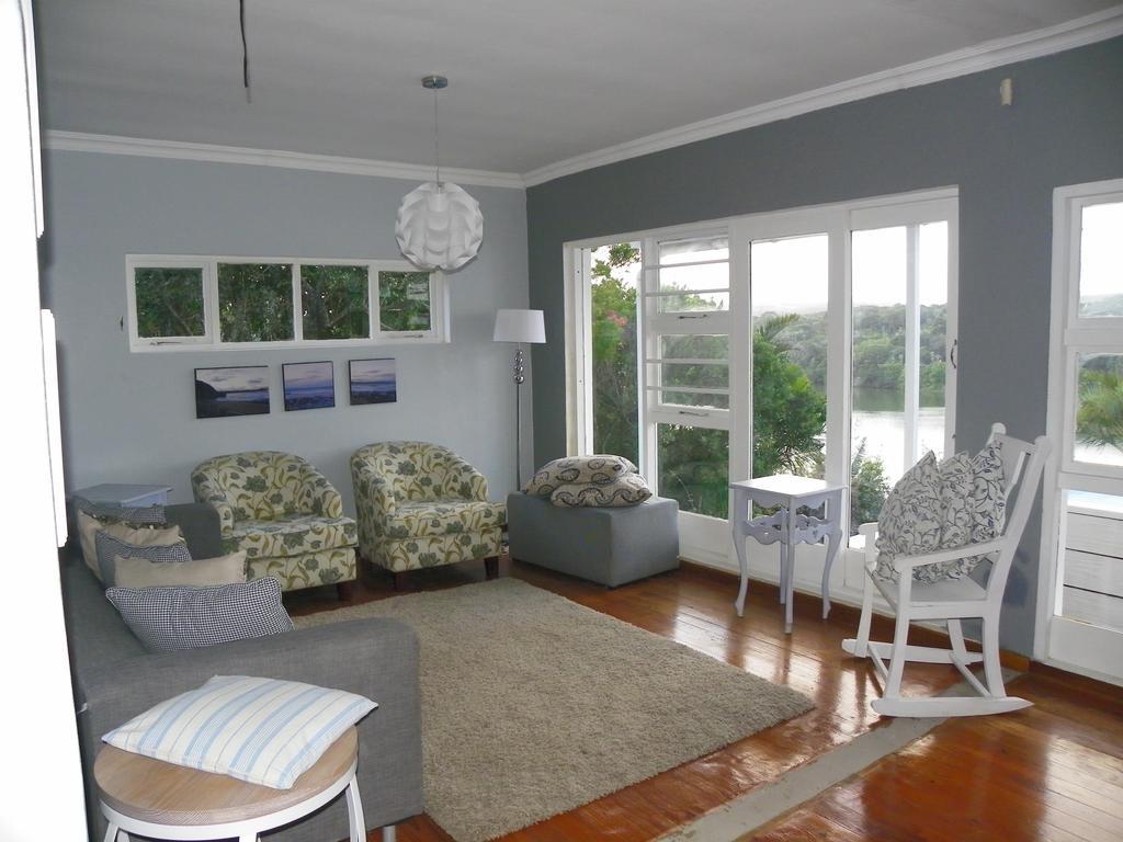 Blue's Guest House - East London Bonza Bay Esterno foto