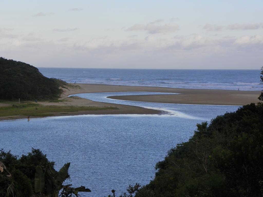 Blue's Guest House - East London Bonza Bay Esterno foto