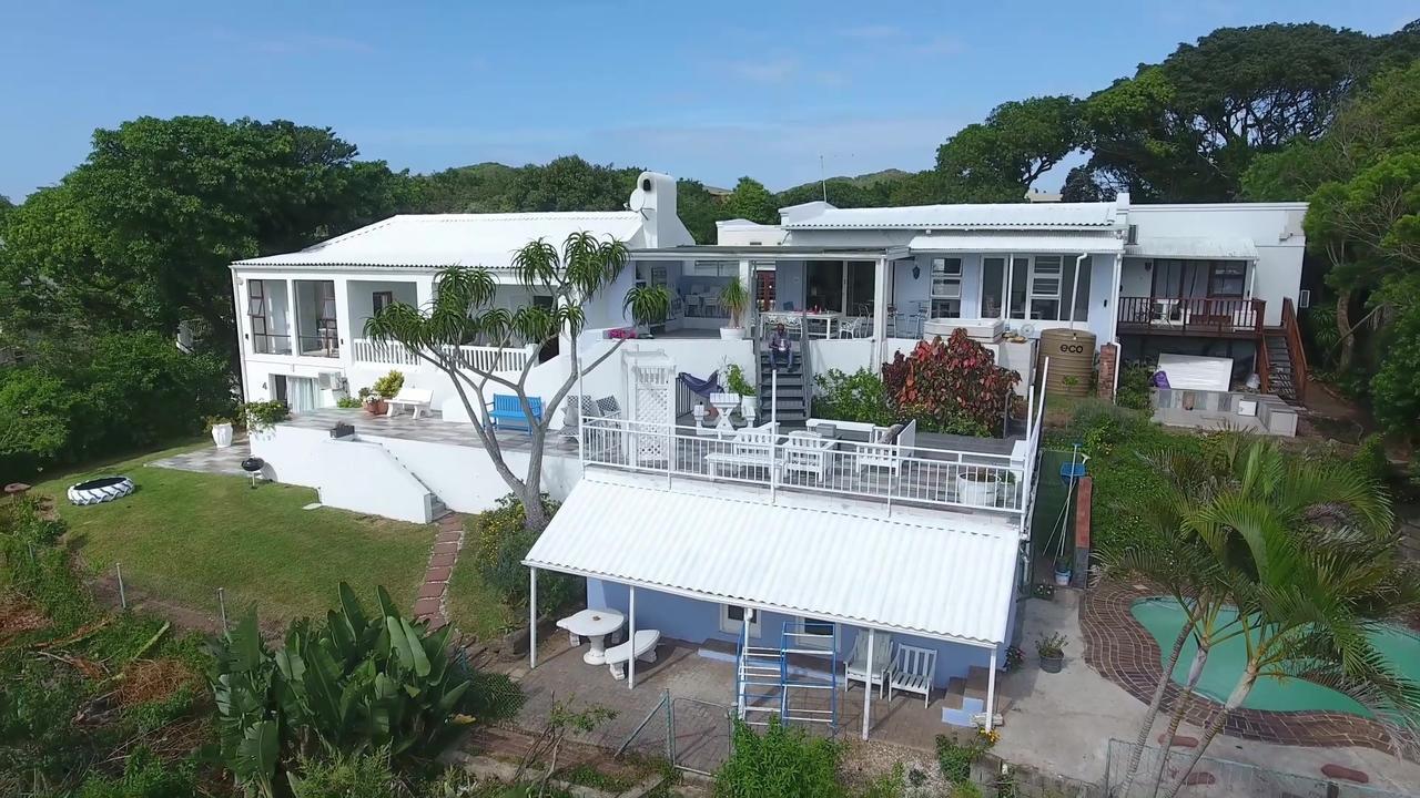 Blue's Guest House - East London Bonza Bay Esterno foto