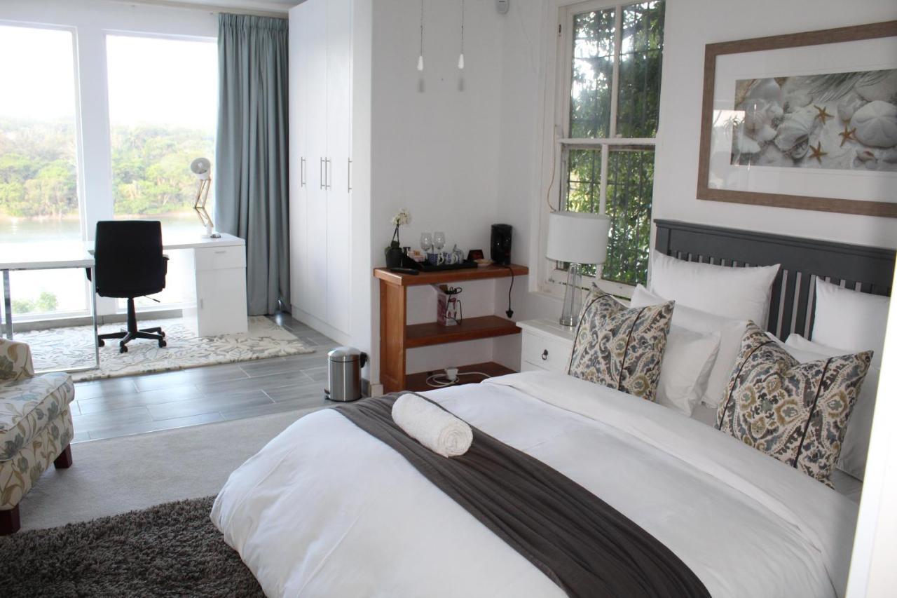 Blue's Guest House - East London Bonza Bay Esterno foto