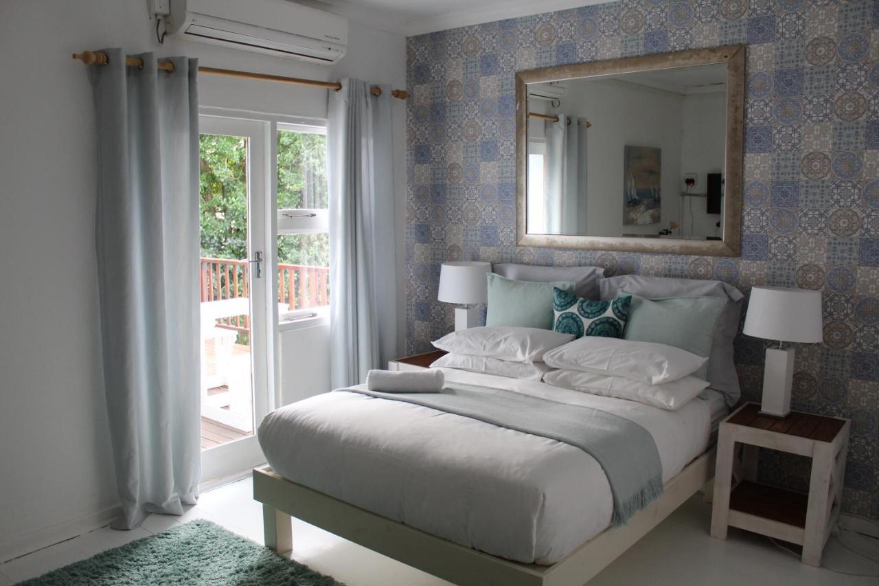 Blue's Guest House - East London Bonza Bay Esterno foto
