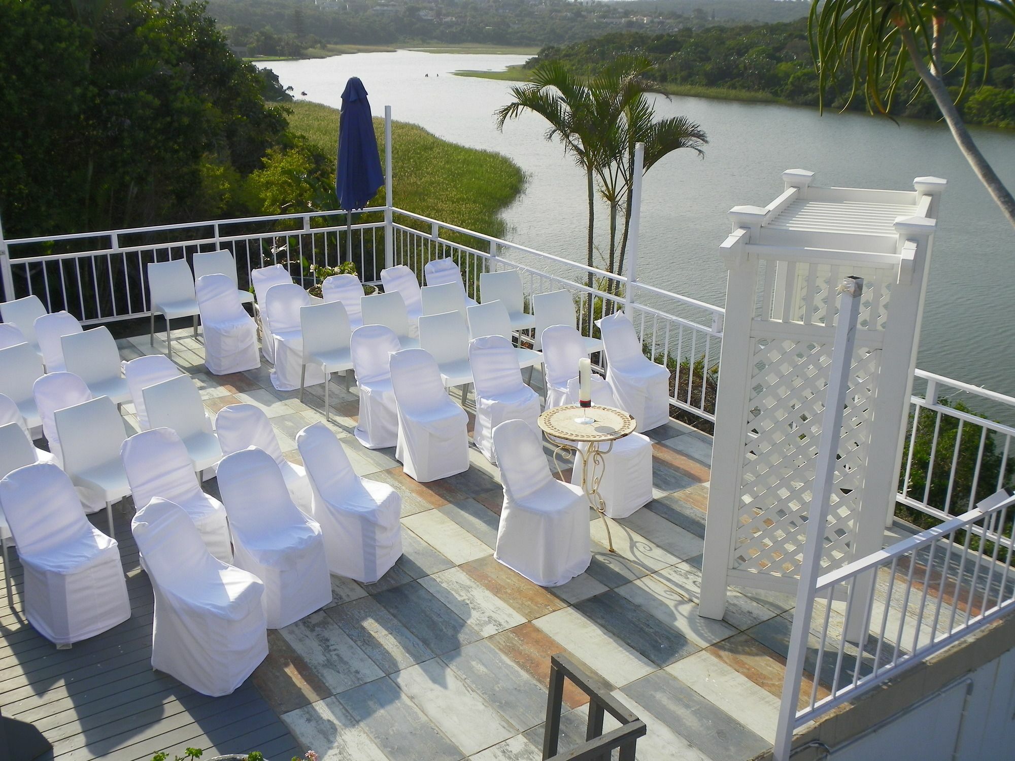Blue's Guest House - East London Bonza Bay Esterno foto