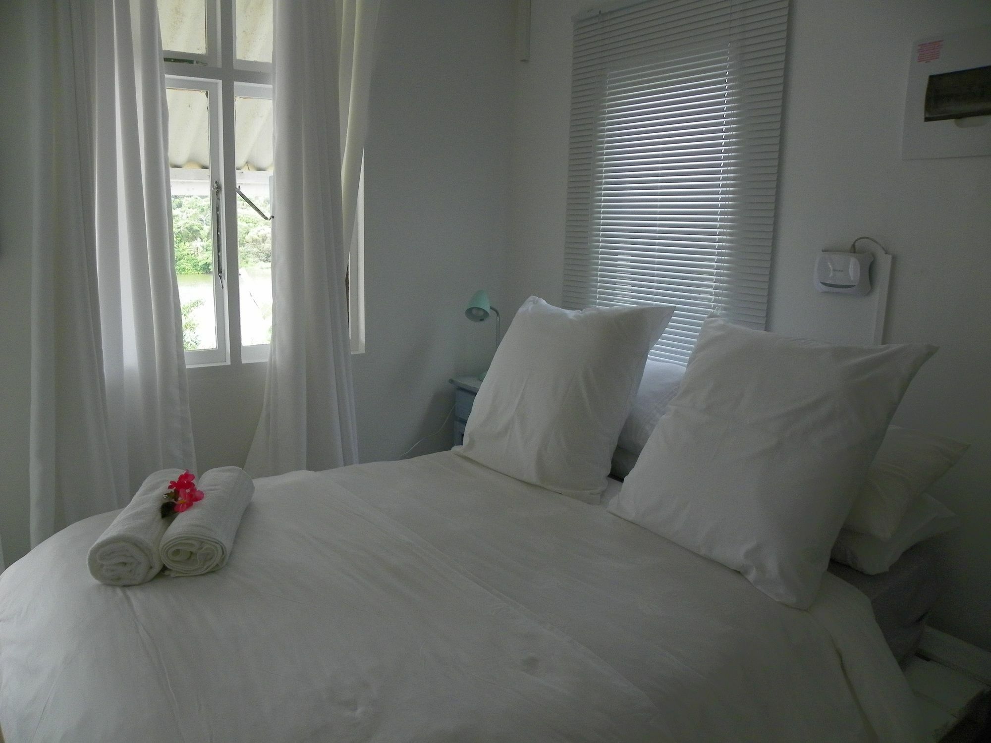 Blue's Guest House - East London Bonza Bay Esterno foto