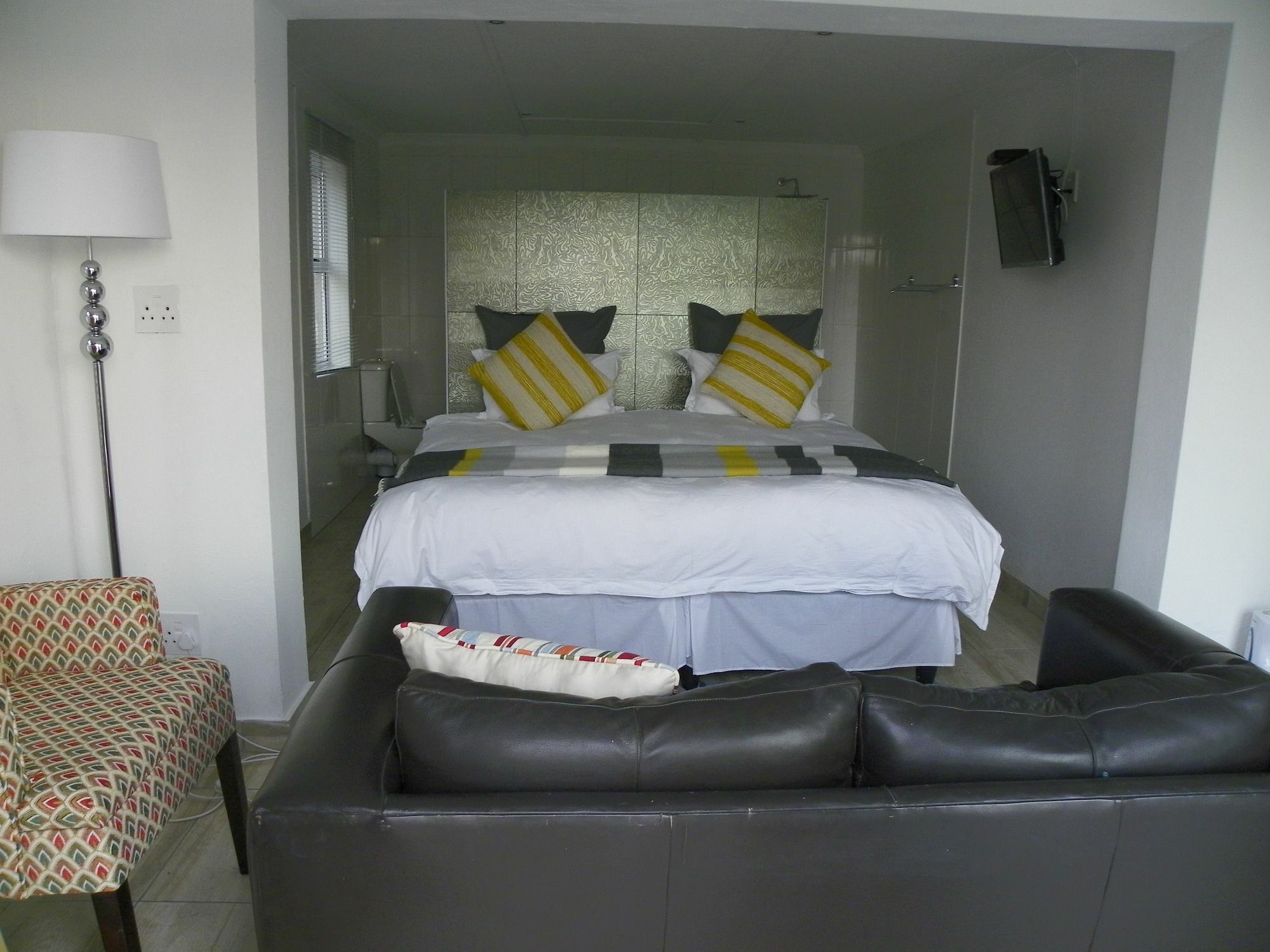 Blue's Guest House - East London Bonza Bay Esterno foto